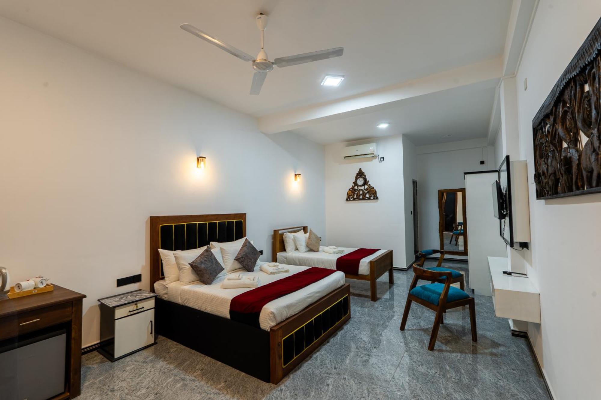 Golden Stars Hotel Dambulla Esterno foto