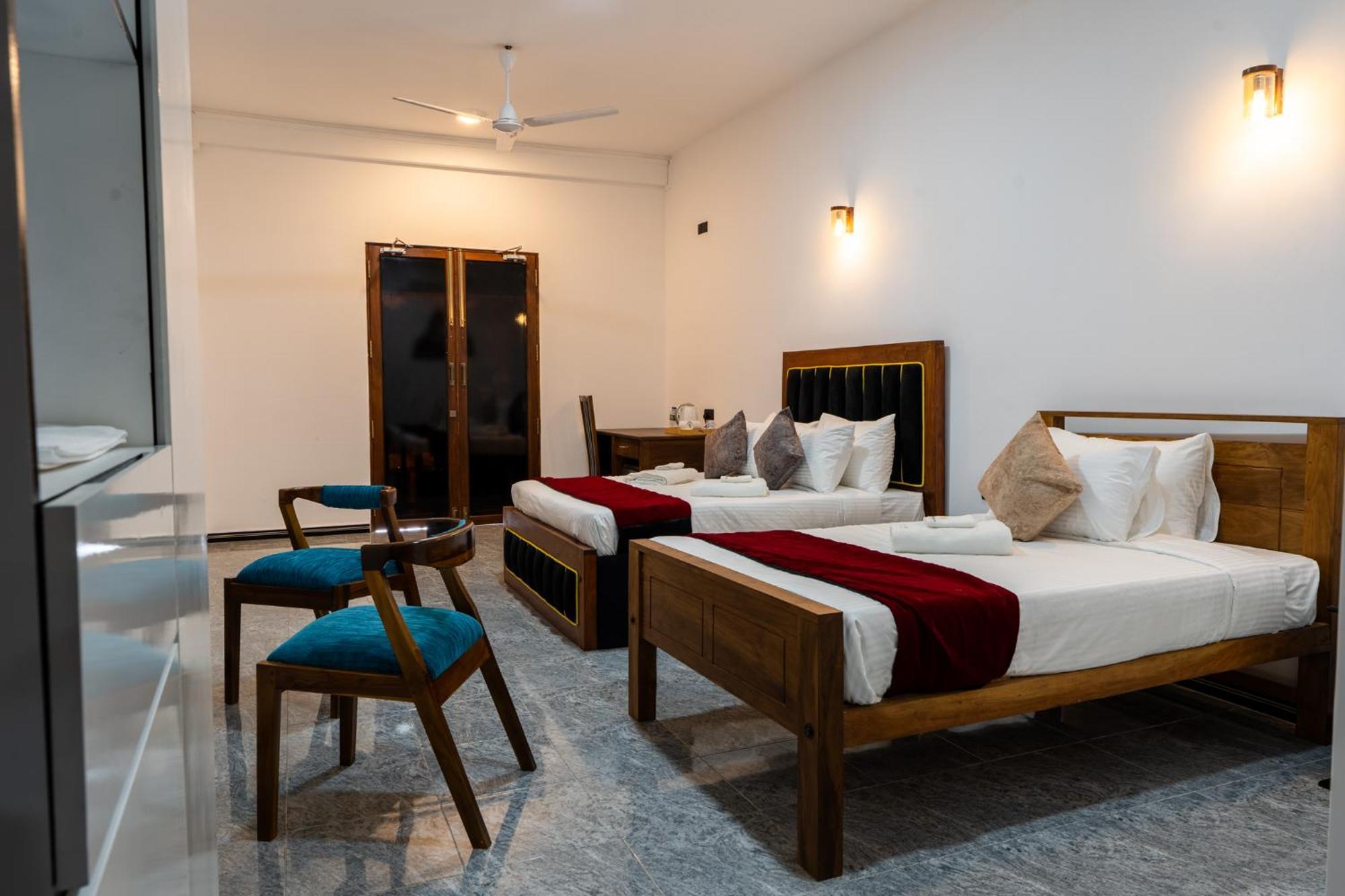Golden Stars Hotel Dambulla Esterno foto