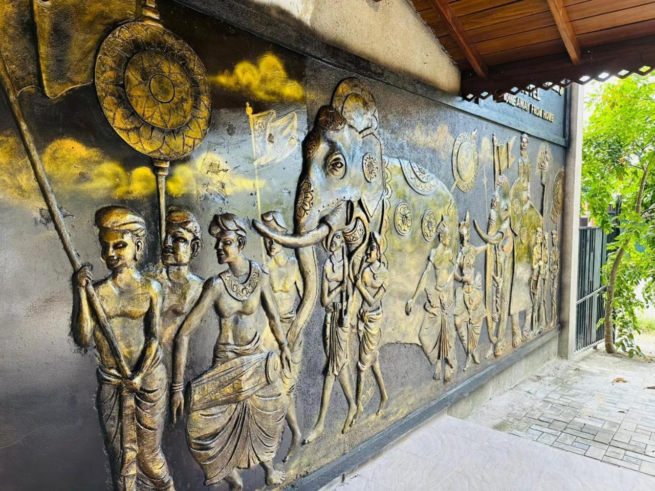 Golden Stars Hotel Dambulla Esterno foto